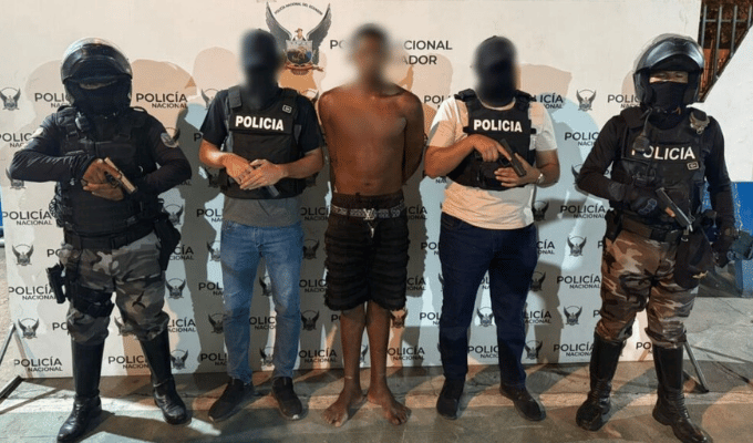 Caen alias “Dilan” y “90” tras persecución policial en Esmeraldas