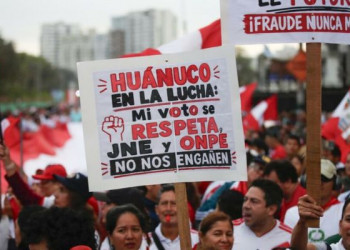 El balotaje en Perú sigue en suspenso mientras crece la pelea