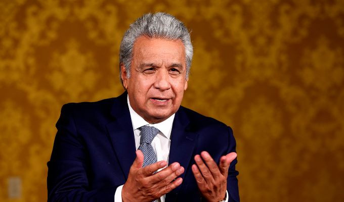 Lenín Moreno vuelve a Ecuador y niega haber tocado dinero de Sinohydro