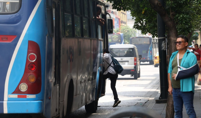 Guayaquil en aprietos: Fetug alerta por 580 buses embargados
