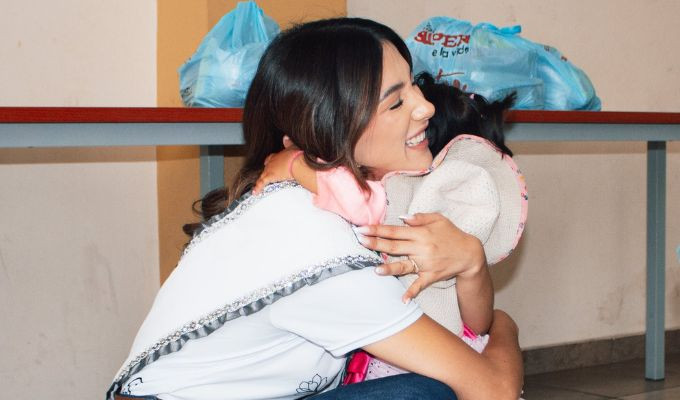 Día de la Madre con esperanza: entregan 300 kits de alimentos