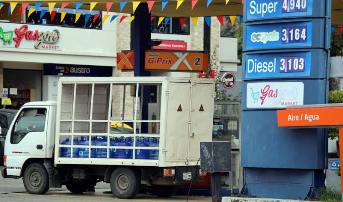 Subsidio a la gasolina Extra y al diésel sube por el golpe mundial