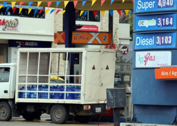 Subsidio a la gasolina Extra y al diésel sube por el golpe mundial