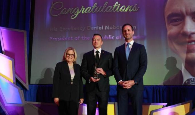 Daniel Noboa recibe premio internacional del CHLI en Estados Unidos