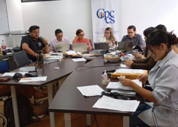 Renuncia mete presión en el concurso para Fiscal General