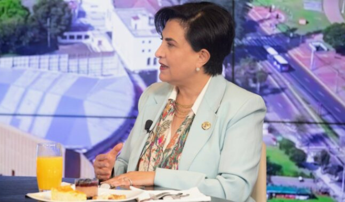 Ecuador prepara respuesta a la CAN por choque arancelario con Colombia