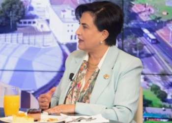 Ecuador prepara respuesta a la CAN por choque arancelario con Colombia