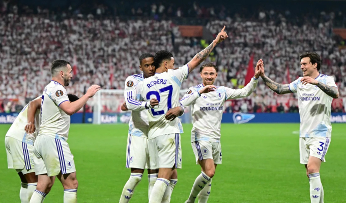 Aston Villa aplasta a Friburgo y se corona campeón de la Europa League
