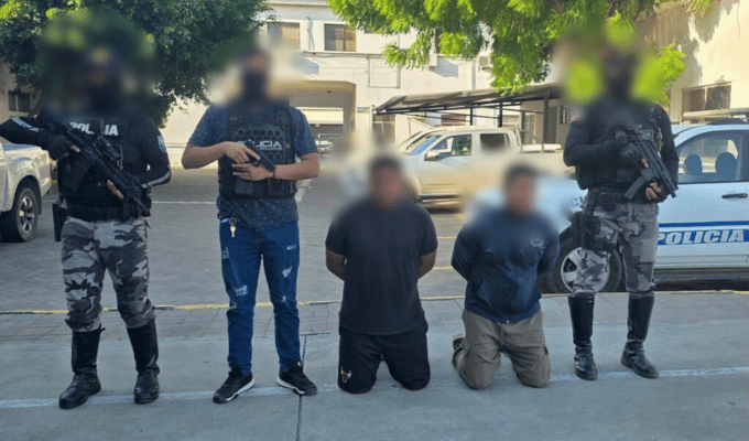 Operativo en 24 de Mayo deja dos aprehendidos ligados a una extorsión