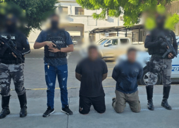 Operativo en 24 de Mayo deja dos aprehendidos ligados a una extorsión