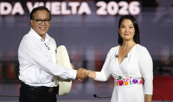 Fujimori y Sánchez se lanzan culpas por el caos en Perú