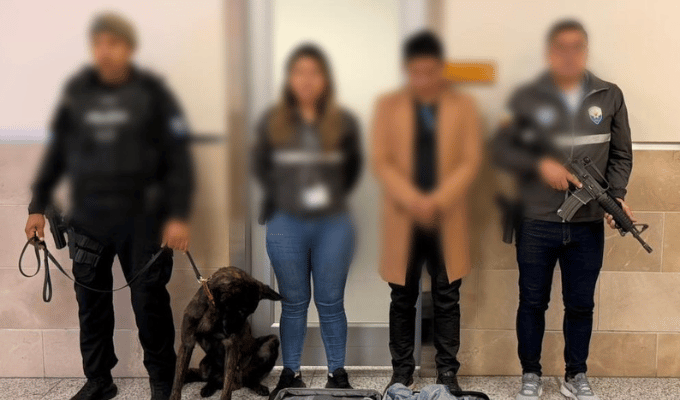Cae viajero con casi 15 mil dosis de cocaína en el aeropuerto de Quito