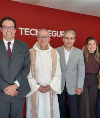 Tecniseguros abre punto exclusivo en la PUCE y acerca seguros de salud