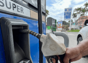 Golpe al bolsillo: suben otra vez la Extra, Ecopaís, Súper y Diésel