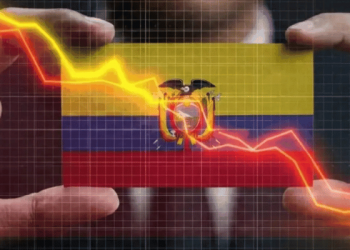 Riesgo País baja en Ecuador, pero el alivio aún no llega al bolsillo