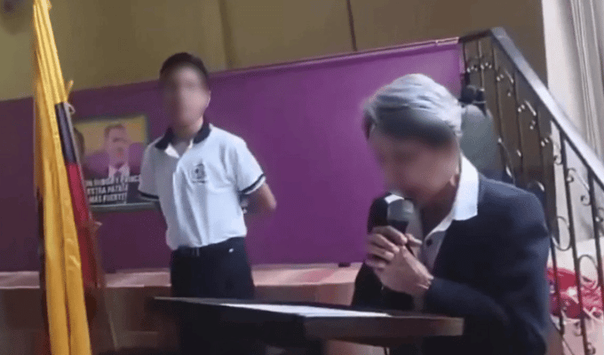 Cuenta falsa metió a escuelas en lío con juramento a Noboa y Prince
