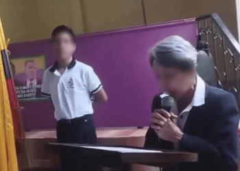 Cuenta falsa metió a escuelas en lío con juramento a Noboa y Prince