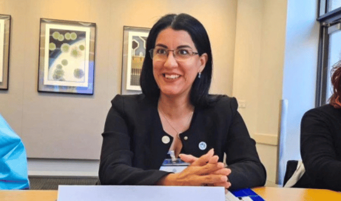 Fiscalía entra al caso del juramento en escuela tras correo falso
