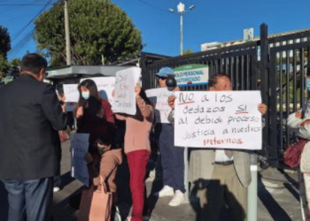 Plantón en el HCAM por separación de tres internos de medicina