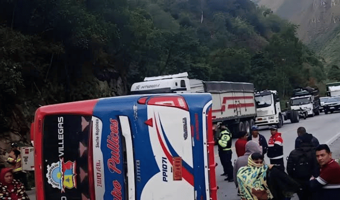 Emergencia en carretera dejó 13 heridos trasladados a casas de salud