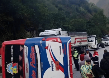 Emergencia en carretera dejó 13 heridos trasladados a casas de salud