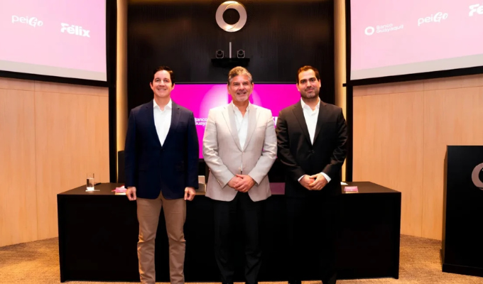 Banco Guayaquil y Félix lanzan opción para recibir remesas desde EE.UU