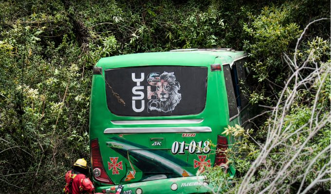 Tragedia en el sector del socavón: bus de la cooperativa Atahualpa