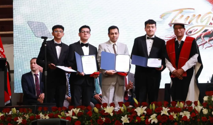 Trío Cedemúsica recibe homenaje oficial en Tungurahua
