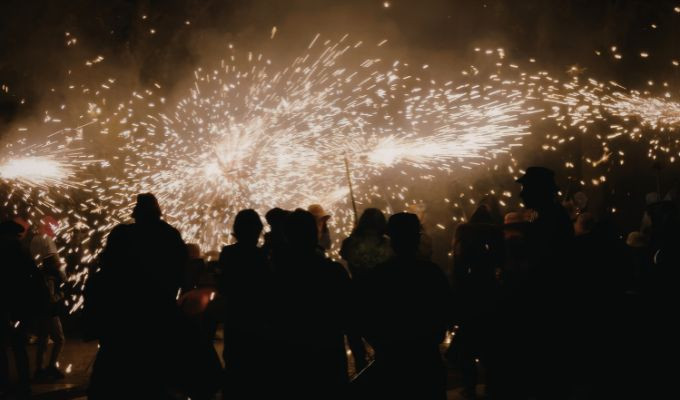 Quero encenderá el cielo con castillos y fuegos pirotécnicos