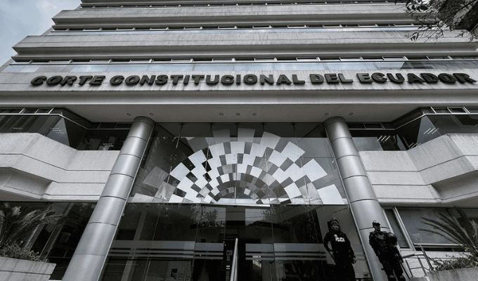 Docentes en Ecuador llevan a la Corte la orden de trabajar los sábados