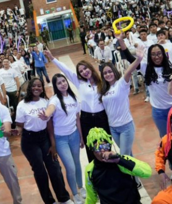 Gobierno anuncia USD 180 millones para Jóvenes en Acción