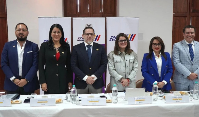 Gobierno apunta a supuestas mafias y prepara cambios fuertes en salud