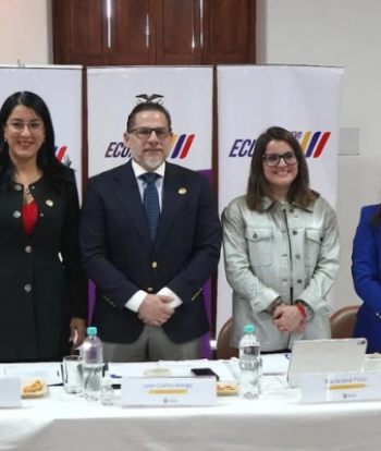 Gobierno apunta a supuestas mafias y prepara cambios fuertes en salud