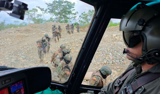Ecuador prepara operativos militares con Colombia desde el primer día