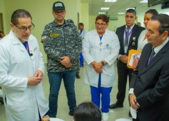 Medicamentos del MSP e IESS aparecieron a la venta en farmacias