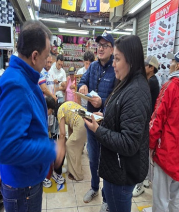 SRI capacita en mercados y centros comerciales de Ambato