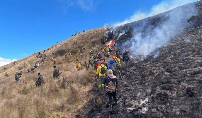 Incendio en Cotacachi arrasa cerca de 600 hectáreas
