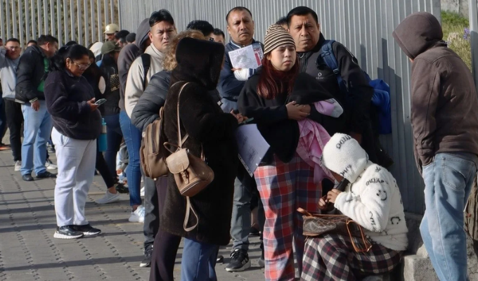 Filas por licencias y ofertas de USD 170 en redes