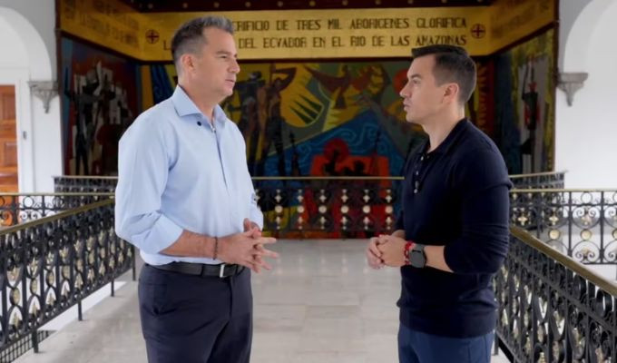 Noboa habla de una posible reelección y anuncia nuevas obras