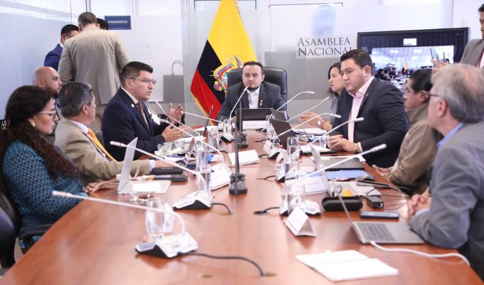 Asamblea pide 10 días más para informe sobre patrimonio de alcaldes