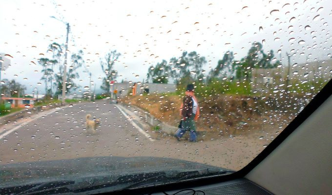 Fuertes lluvias en Ecuador provocan el desbordamiento de seis ríos