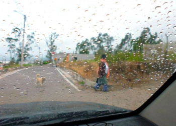 Fuertes lluvias en Ecuador provocan el desbordamiento de seis ríos
