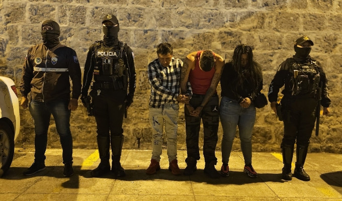 Persecución policial termina con tres aprehendidos