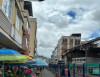 Comerciantes de la plaza Primera de Mayo piden controles