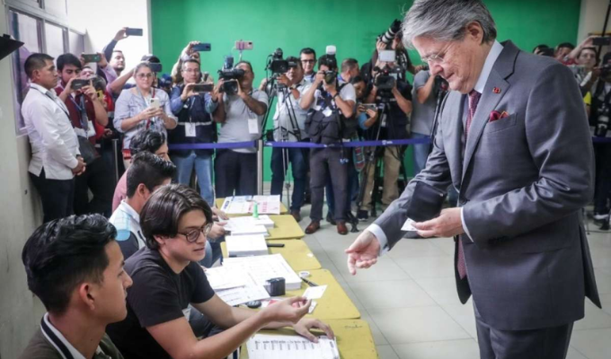 Lasso y Borrero ejercen su derecho: ¡Votan por el futuro del Ecuador!