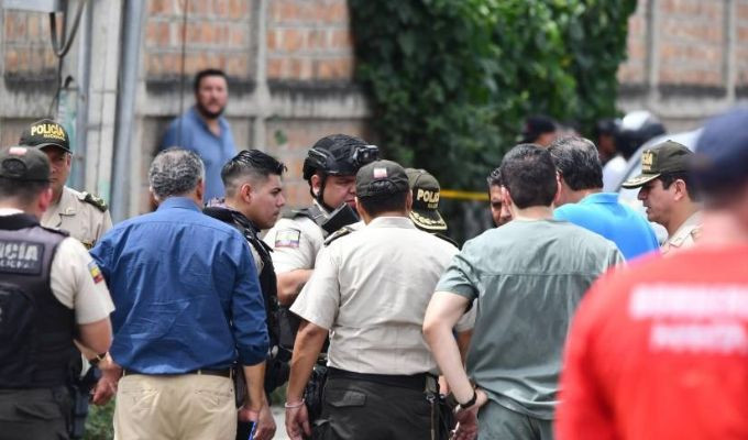 Niño queda huérfano tras ataque armado en funeral en Manta
