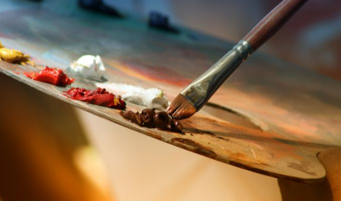 Artistas exhiben obras de acuarela en 'Colores de mi tierra' en Ambato