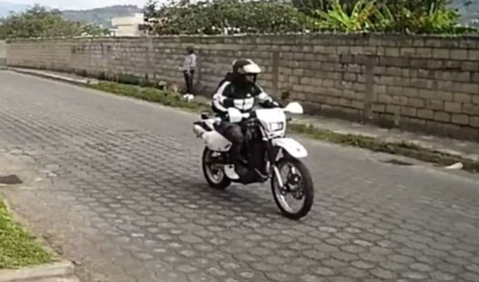 Delincuente en motocicleta aterroriza Tumbaco en frustrados asaltos