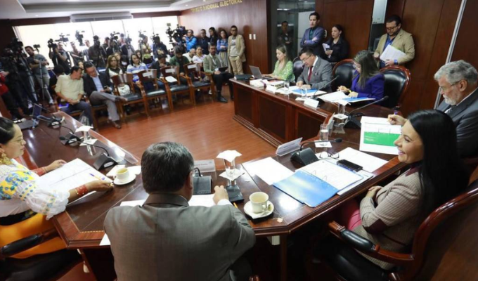 Votantes en el extranjero tendrán segunda oportunidad: ¡Se repiten com