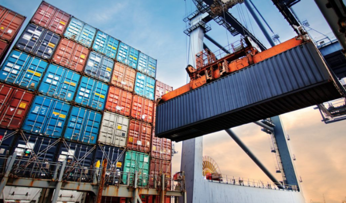 ¡Ay! Exportaciones ecuatorianas caen un 10% ¿Qué pasó?